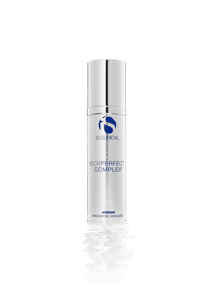 Un flacon cylindrique blanc et argenté étiqueté NeckPerfect Complex by iS CLINICAL se tient debout sur une surface réfléchissante sur un fond blanc uni.